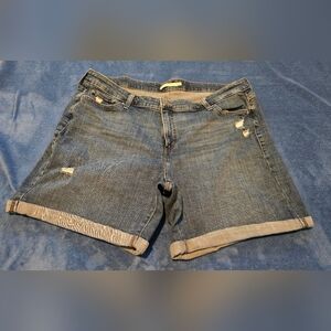 Women's Levi's Classic Blue Cuffed Jean Shorts 22W
